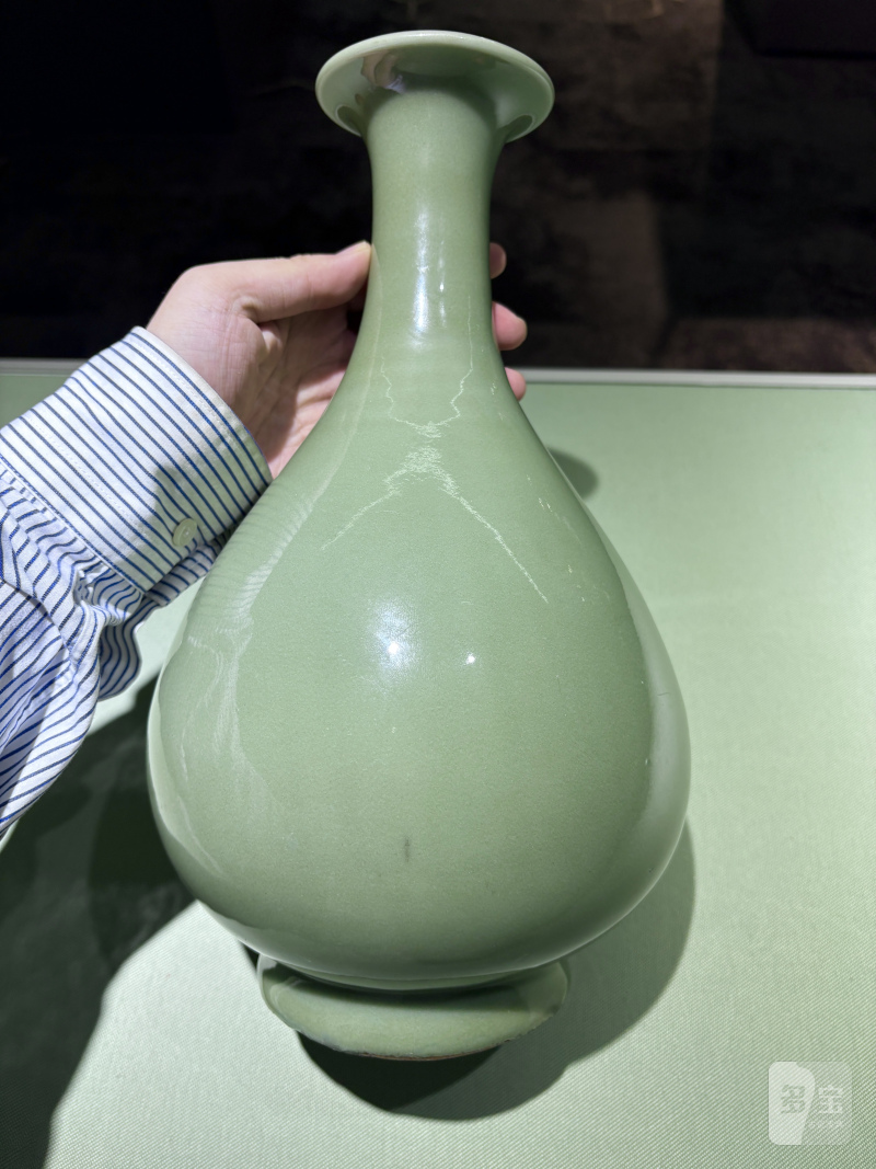 明永乐 梅子青釉玉壶春瓶 - 图2